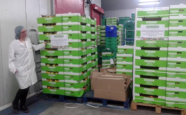 Alimentos preparados de la campaña Tabuenca Solidaria, en las instalaciones de la empresa. 