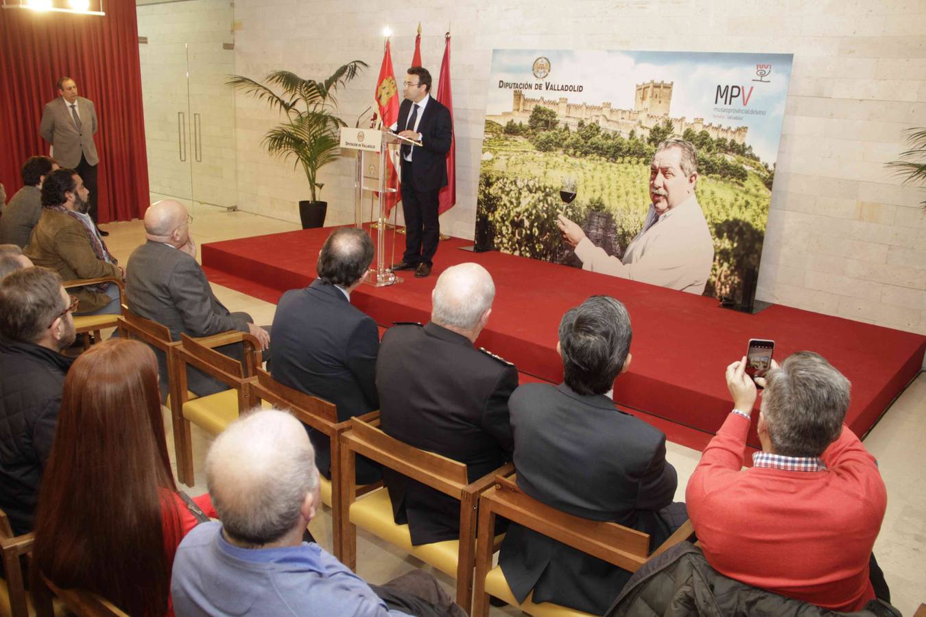 La Diputación de Valladolid pone su nombre a la sala de catas del centro museístico