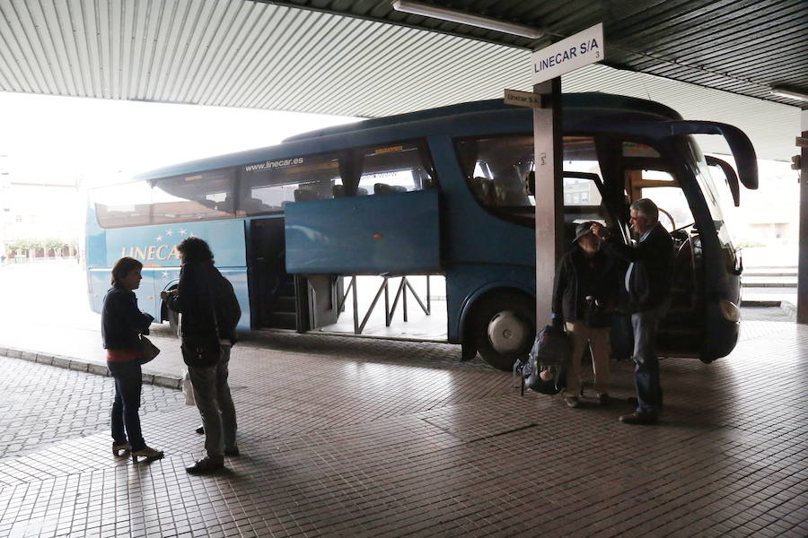 Un autobús en la estación de Palencia.