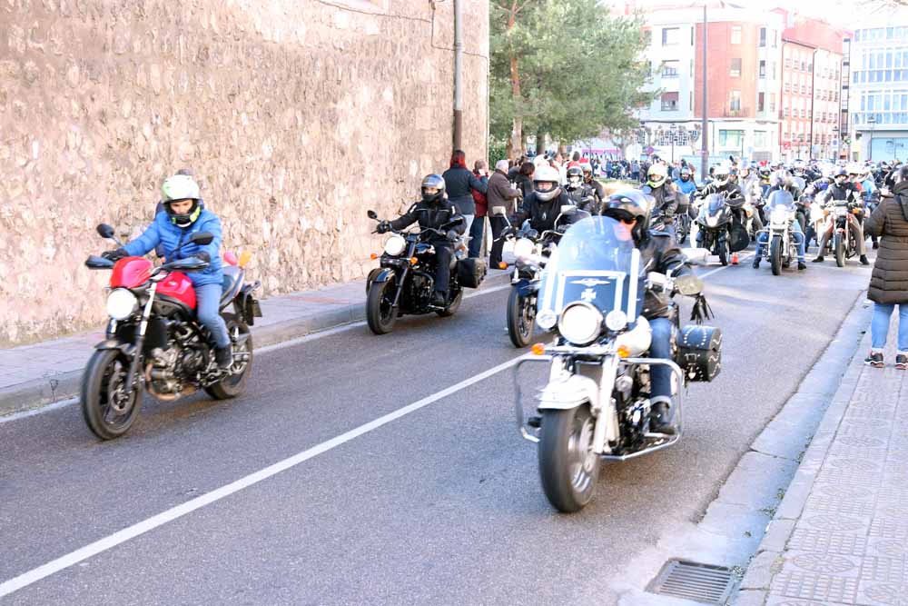 Cerca de 1.000 moteros han participado en la campaña solidaria del Real Moto Club Burgalés