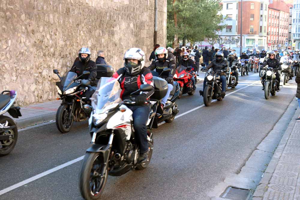 Cerca de 1.000 moteros han participado en la campaña solidaria del Real Moto Club Burgalés