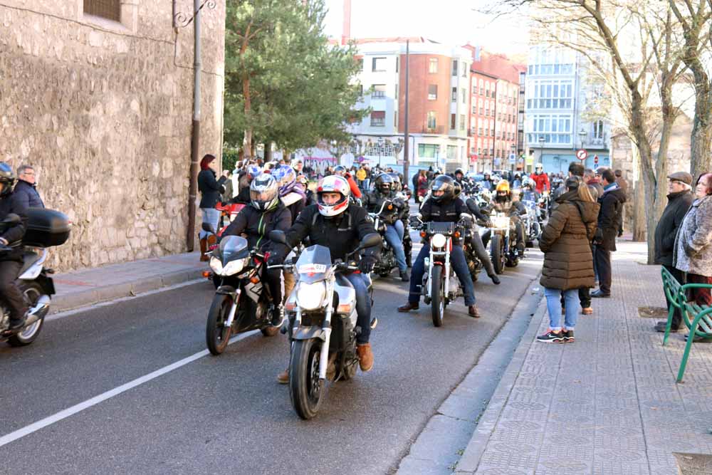 Cerca de 1.000 moteros han participado en la campaña solidaria del Real Moto Club Burgalés