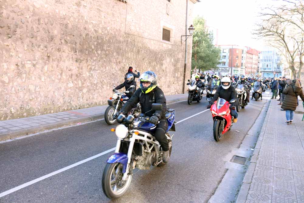 Cerca de 1.000 moteros han participado en la campaña solidaria del Real Moto Club Burgalés