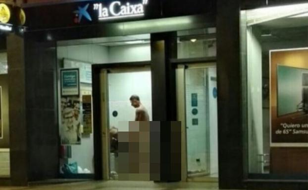 Imagen viral de dos personas manteniendo relaciones sexuales.