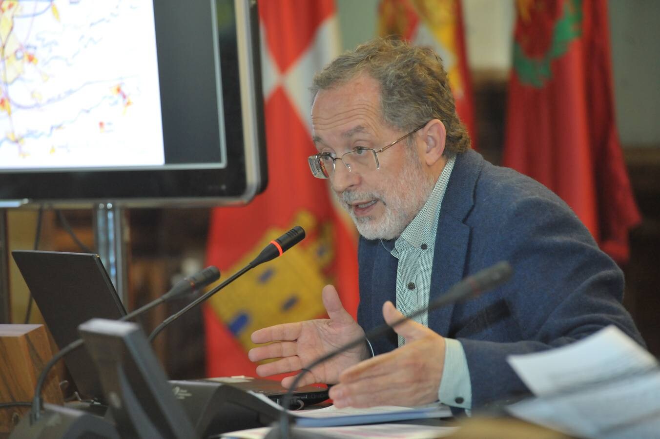 El concejal de Urbanismo, Manuel Saravia, presenta las líneas del PGOU y pide «coherencia» en la ordenación urbana de los 23 municipios del entrono