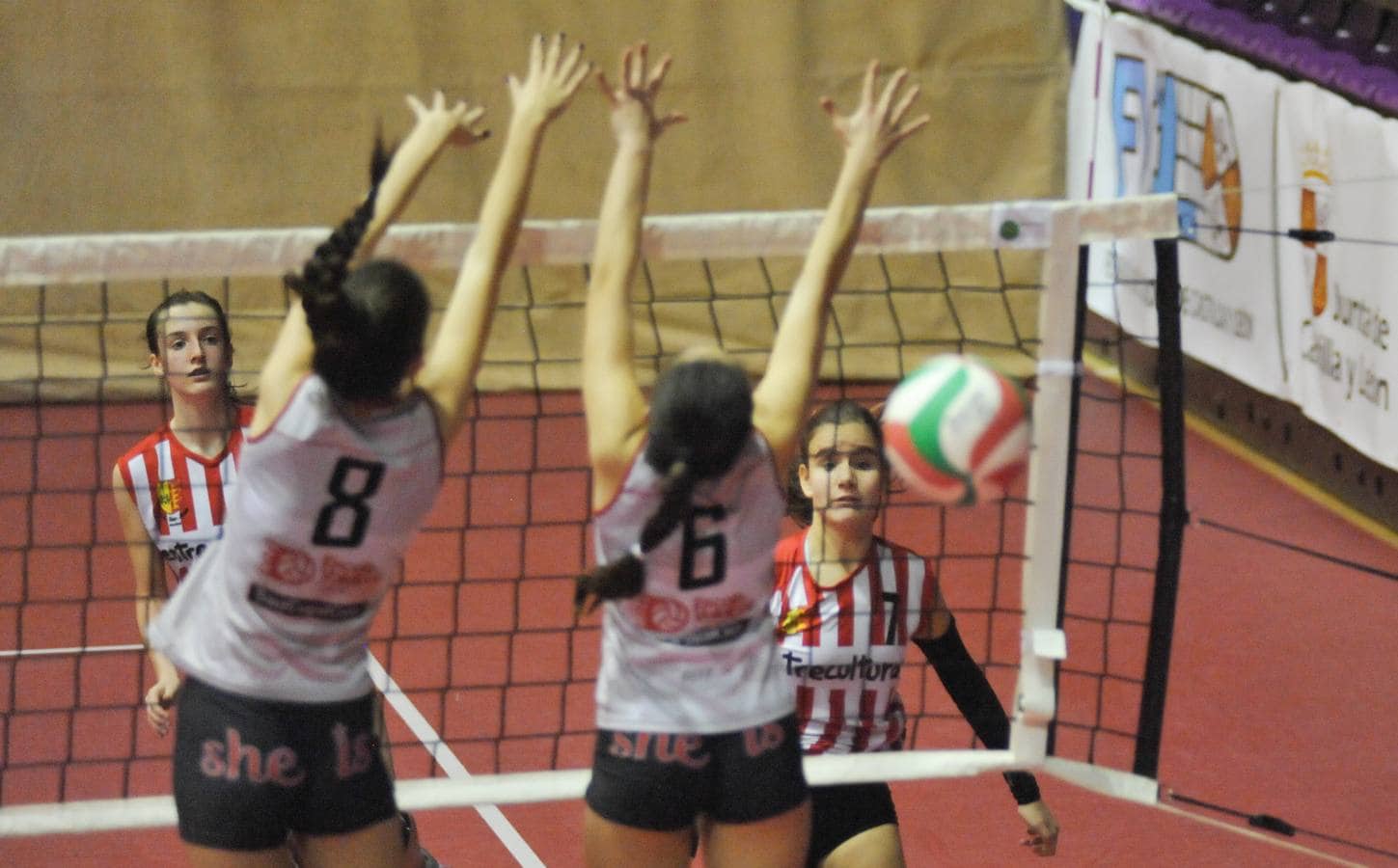 El pabellón deportivo acogió los primeros partidos de la Copa de España alevín e infantil | La competición reúne en Valladolid a cerca de 1.400 jóvenes de 99 equipos