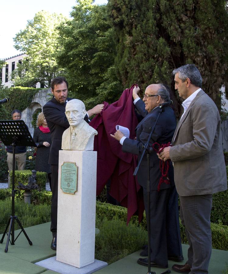 19.05 Un busto de Narciso Alonso Cortés recuerda su legado en la Casa de Zorrilla.