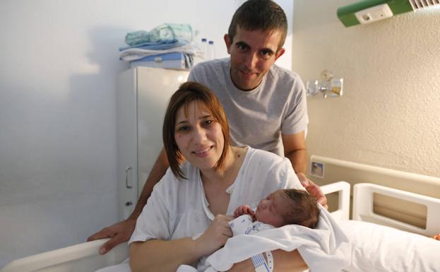 Daniela, primer bebé de 2018 en Salamanca y Diego, último de 2017