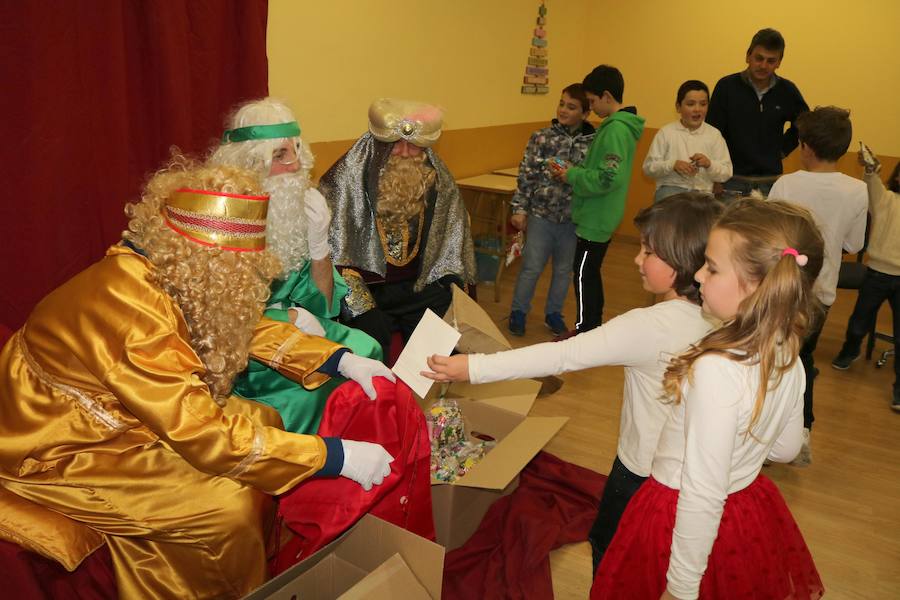 Los pajes reales recorren la geografía palentina