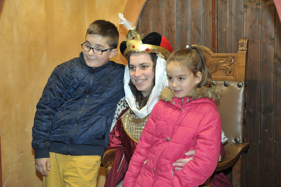 Hoy por la mañana será el último día que el Cartero Real recoja las cartas para posteriormente entregárselas a los Reyes Magos. 