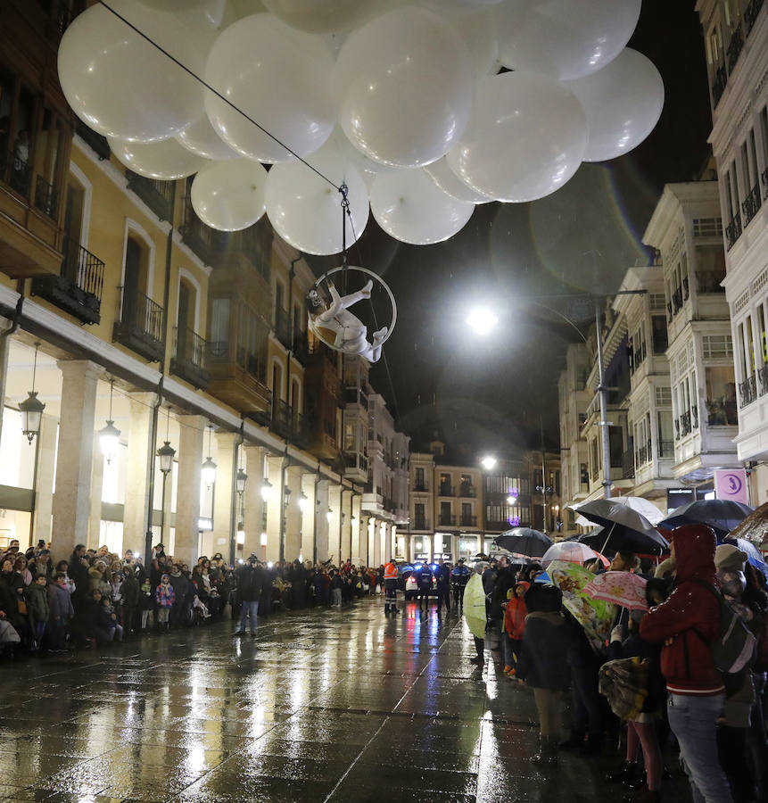 Palencia disfruta de la Cabalgata a pesar de la lluvia