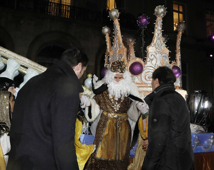 Palencia disfruta de la Cabalgata a pesar de la lluvia