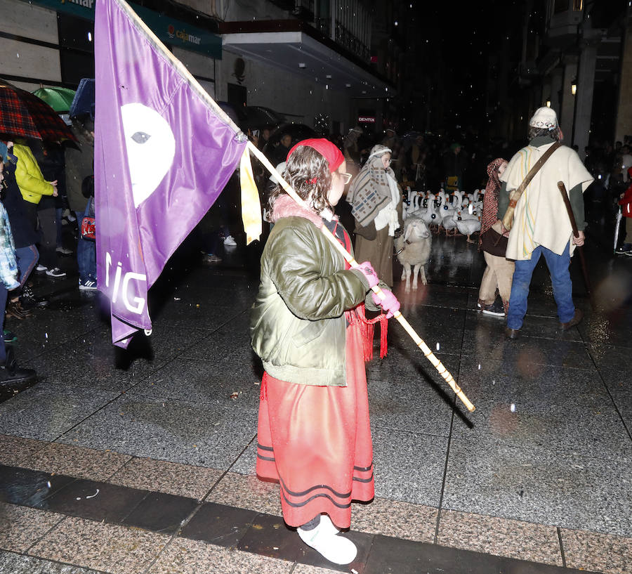 Palencia disfruta de la Cabalgata a pesar de la lluvia