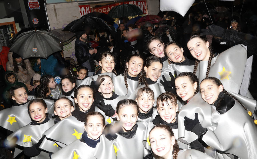 Palencia disfruta de la Cabalgata a pesar de la lluvia