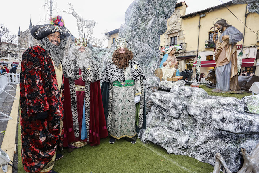 Llegada de SS.MM. los Reyes Magos a la capital leonesa.