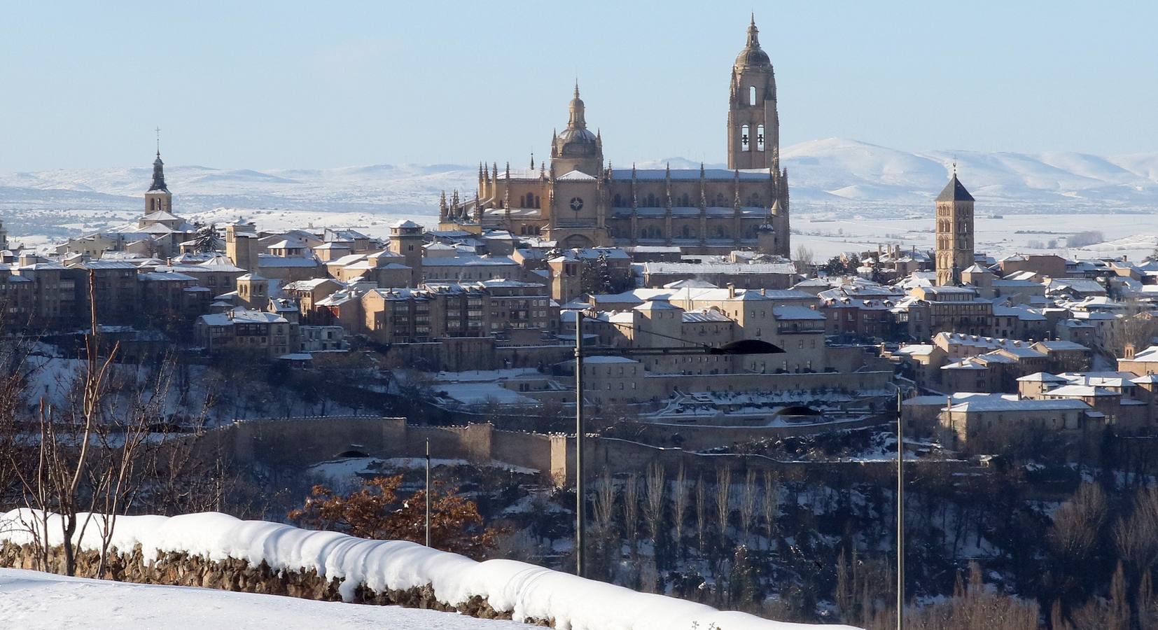 Segovia se viste de blanco