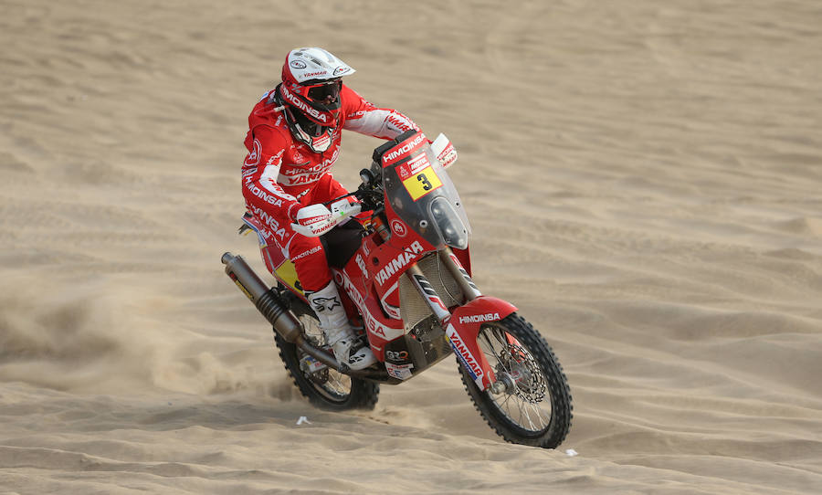 El español Gerard Farres, durante la tercera etapa del Dakar. 