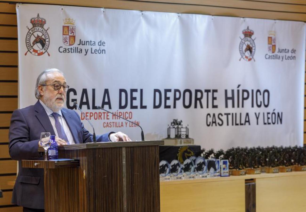 Entrega de premios en la gala del deporte hípico de Castilla y León.