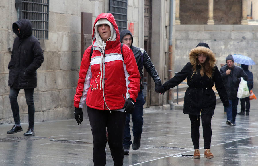Fría y lluviosa jornada del sábado en Segovia