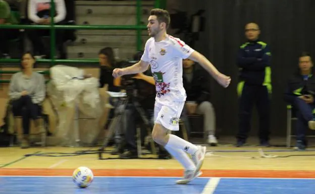 Javi Alonso, durante el partido que disputó frente al Barcelona Lassa.