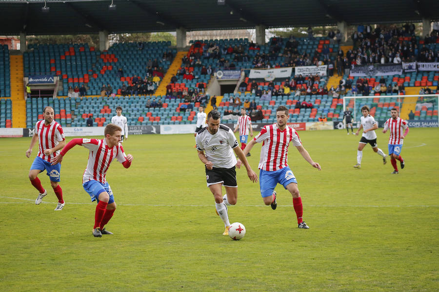 El equipo de Ramón María Calderé se deja remontar un 2-0 por el modesto Bembibre tras un nefasto partido en casa y desaprovecha la opción de ponerse segundo