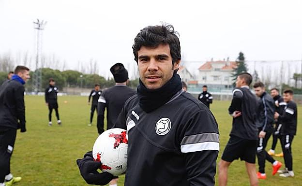 Jorge Alonso, en un entrenamiento con Unionistas. 
