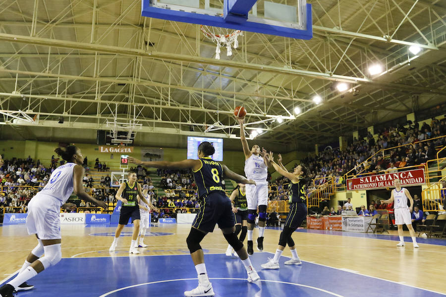 Una canasta de Laura Nicholls a escasos segundos para el final del partido le dio al equipo salmantino una importante victoria en la Euroliga que le permite seguir en la lucha por entrar en los cuartos de final