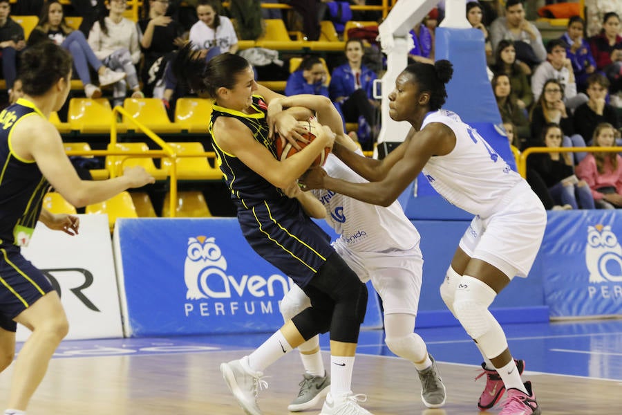 Una canasta de Laura Nicholls a escasos segundos para el final del partido le dio al equipo salmantino una importante victoria en la Euroliga que le permite seguir en la lucha por entrar en los cuartos de final