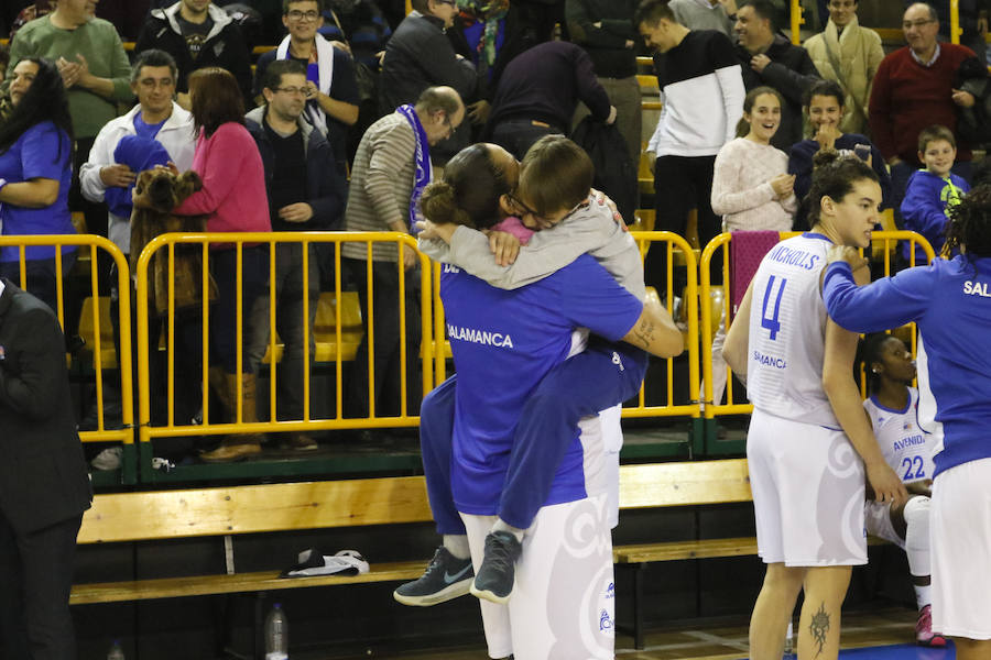 Una canasta de Laura Nicholls a escasos segundos para el final del partido le dio al equipo salmantino una importante victoria en la Euroliga que le permite seguir en la lucha por entrar en los cuartos de final