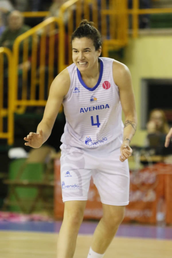 Una canasta de Laura Nicholls a escasos segundos para el final del partido le dio al equipo salmantino una importante victoria en la Euroliga que le permite seguir en la lucha por entrar en los cuartos de final