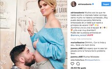 Adriana Abenia luce tripita junto a su marido. 