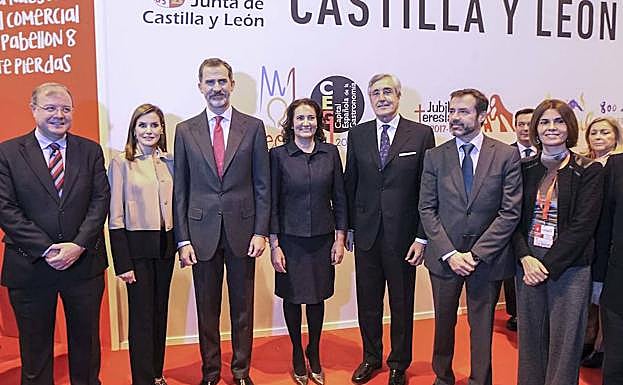 Los Reyes de España fueron los encargados de inaugurar ayer Fitur en Madrid, donde visitaron el estand de Castilla y León.