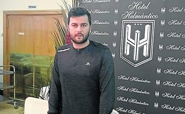 Astu, momentos antes de iniciar la rueda de prensa de ayer.