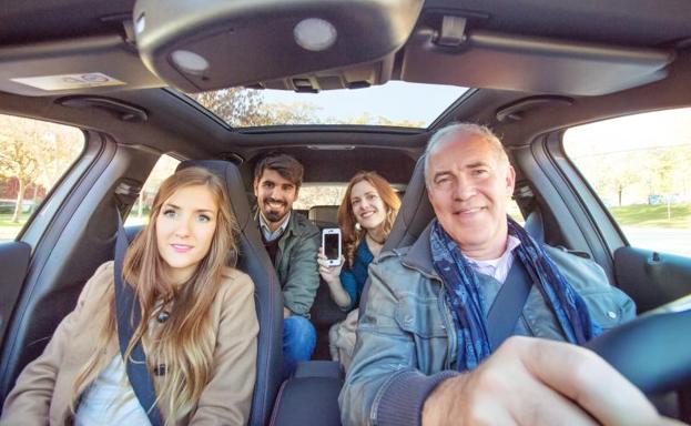 Usuarios de un viaje compartido gestionado por la plataforma BlaBlaCar. EL NORTE