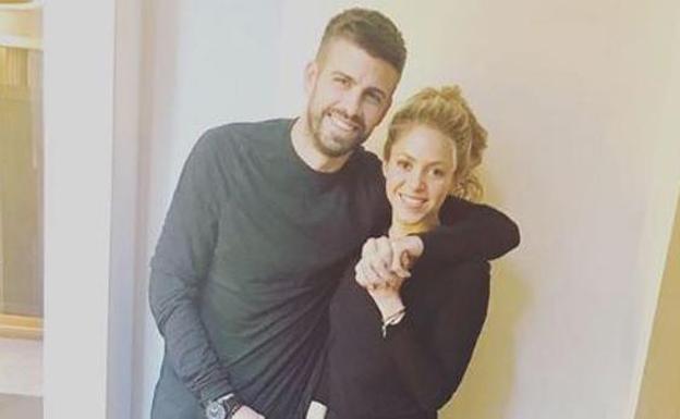 Shakira y Gerard Piqué en su nueva casa.