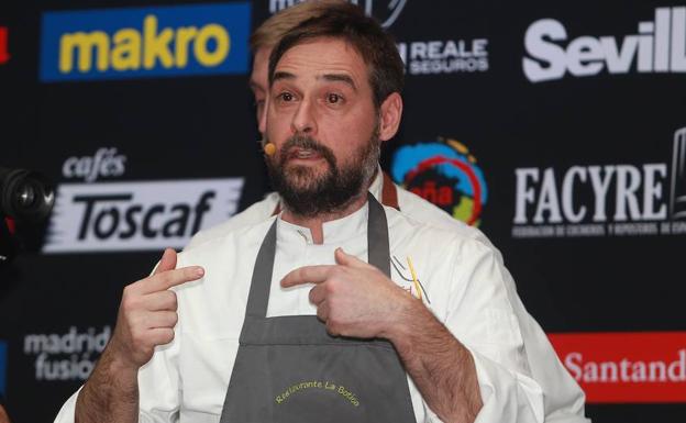 Miguel Ángel de la Cruz, cocinero de La Botica de Matapozuelos, durante su intervención ayer en Madrid Fusión