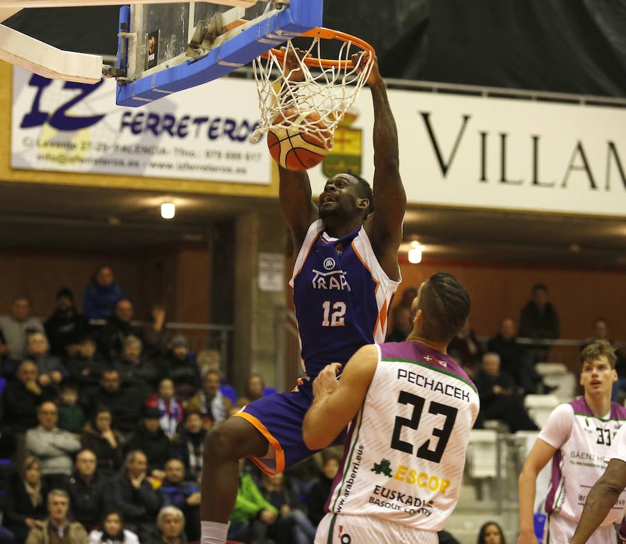 El Chocolates Trapa Palencia gana en el último segundo