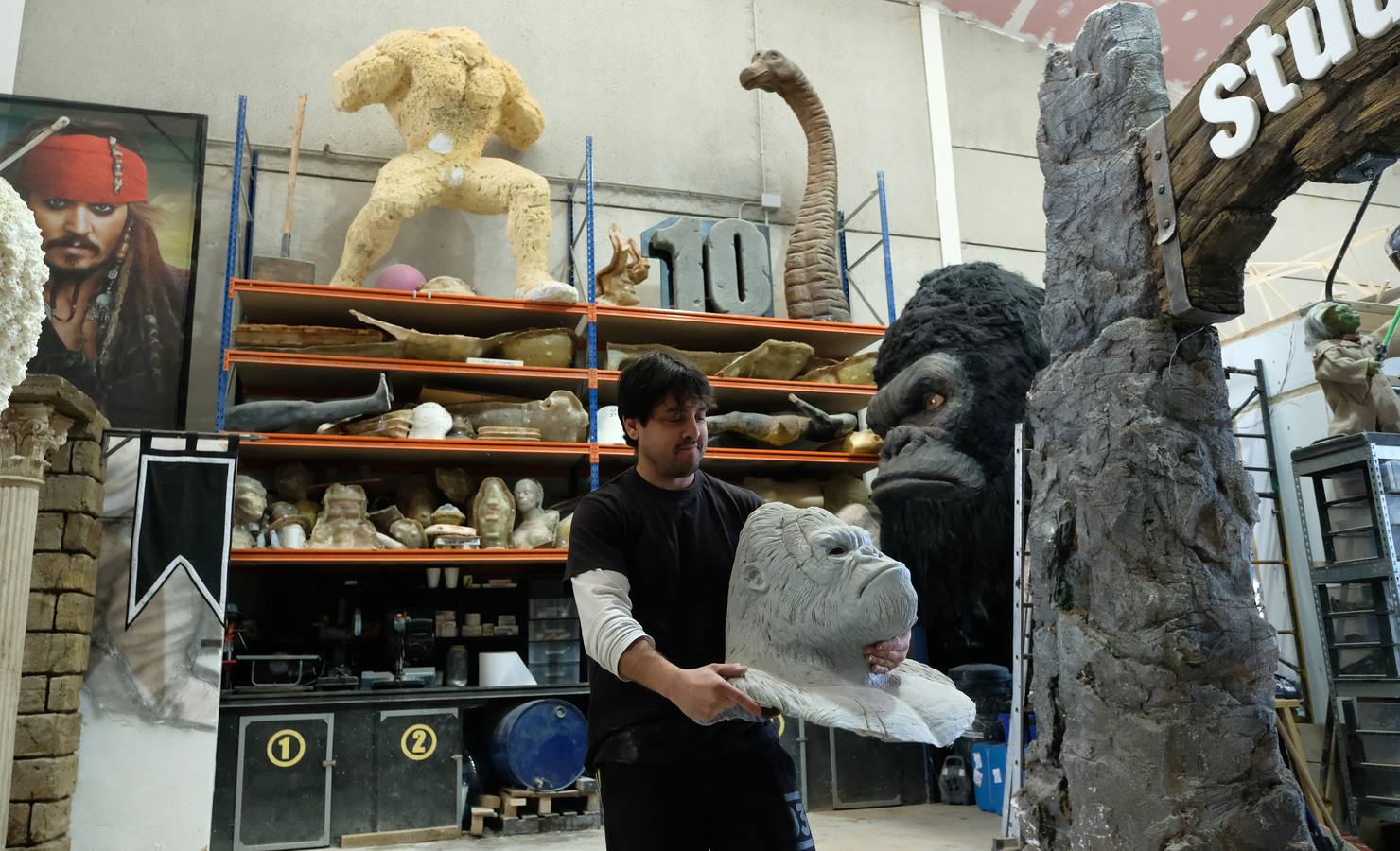 Cantabria elige la escultura de un simio creado por el escultor Miguel Lobato en su empresa de efectos especiales ML FX Studios para promocionar Cabárceno