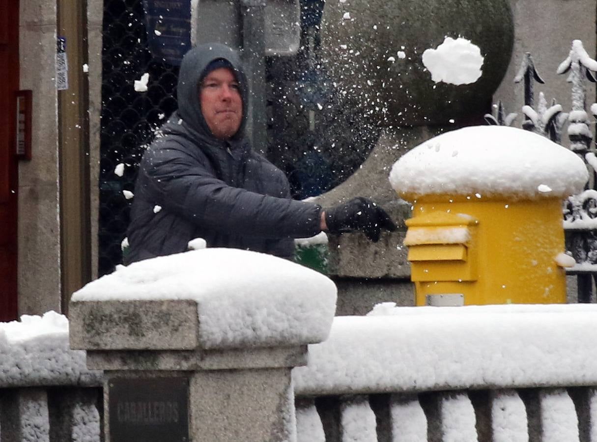 Vuelve la nieve a Segovia