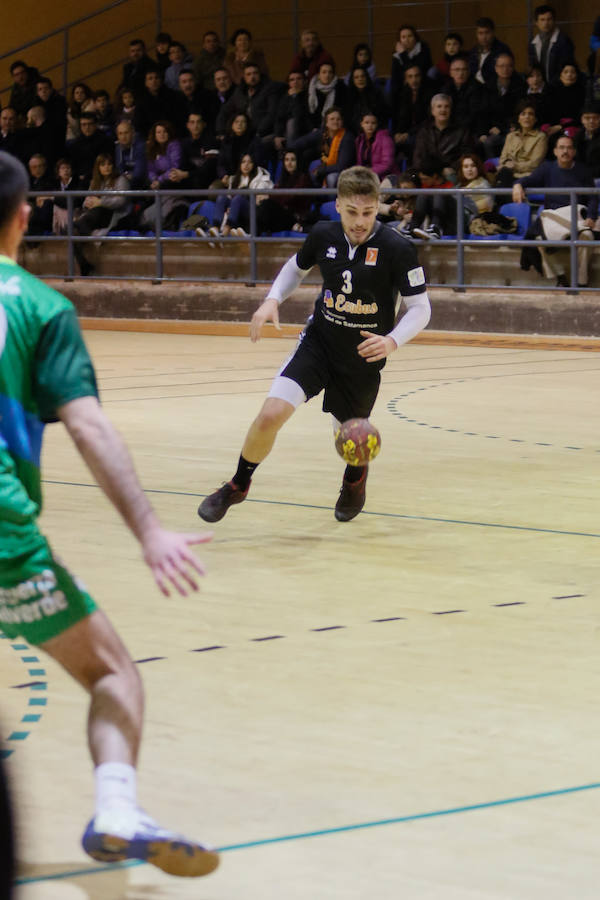 Partido entre el BM Ciudad de Salamanca y el BM Safa