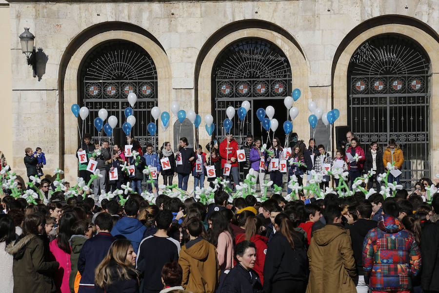 El colegio Filipenses celebra el Día de la Paz en la Plaza Mayor