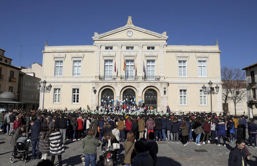 El colegio Filipenses celebra el Día de la Paz en la Plaza Mayor