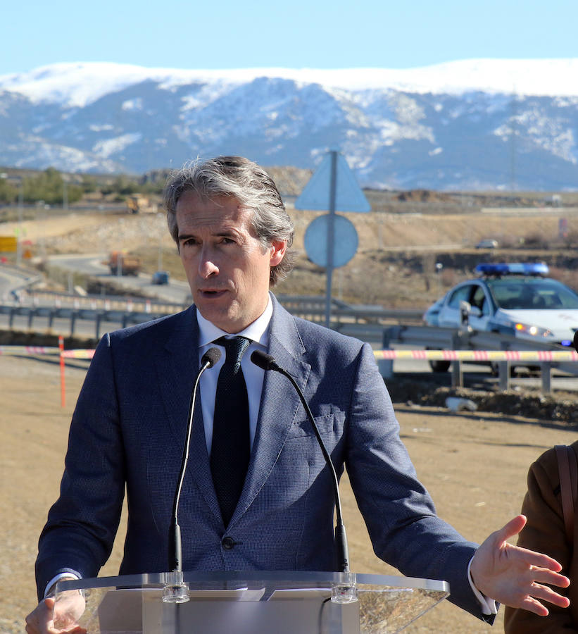 Íñigo de la Serna visita las obras de la SG-20