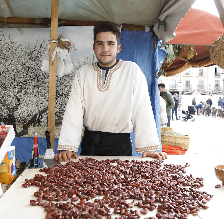 Palencia vive su Mercado Tradicional de las Candelas