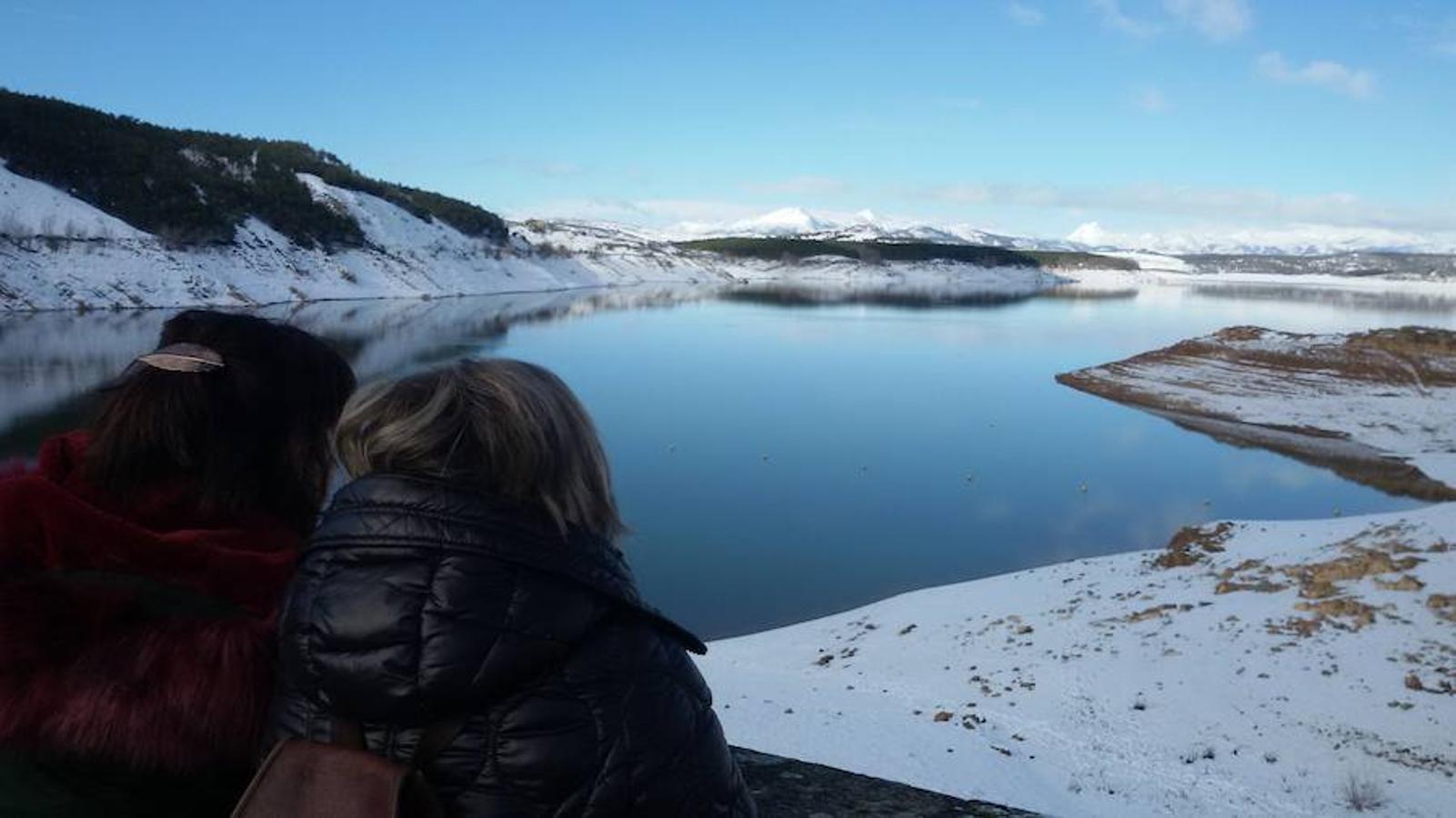 Las nevadas dejan estas imágenes del Pantano de Aguilar