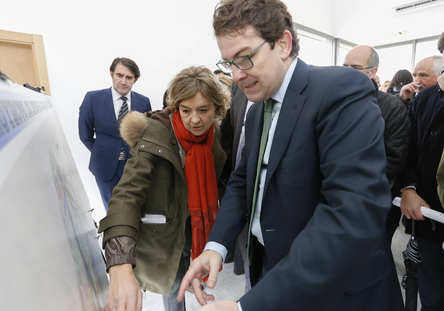 La ministra de Agricultura y Pesca, Alimentación y Medio Ambiente, Isabel García Tejerina, visitó esta mañana el parque fluvial de la Aldehuela, en Salamanca, y la Isla del Soto. 