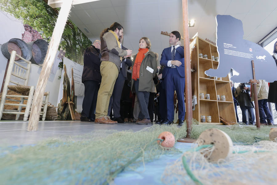 La ministra de Agricultura y Pesca, Alimentación y Medio Ambiente, Isabel García Tejerina, visitó esta mañana el parque fluvial de la Aldehuela, en Salamanca, y la Isla del Soto. 