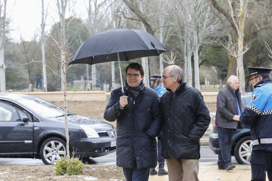 La ministra de Agricultura y Pesca, Alimentación y Medio Ambiente, Isabel García Tejerina, visitó esta mañana el parque fluvial de la Aldehuela, en Salamanca, y la Isla del Soto. 