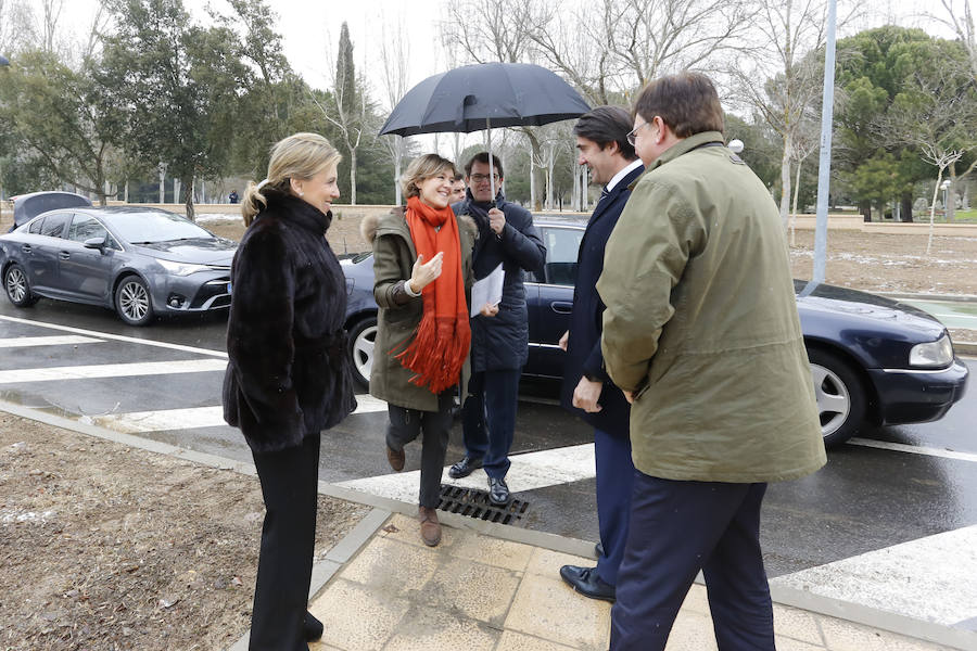 La ministra de Agricultura y Pesca, Alimentación y Medio Ambiente, Isabel García Tejerina, visitó esta mañana el parque fluvial de la Aldehuela, en Salamanca, y la Isla del Soto. 