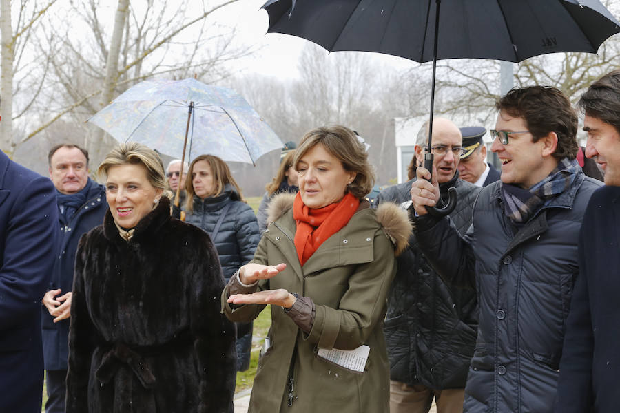 La ministra de Agricultura y Pesca, Alimentación y Medio Ambiente, Isabel García Tejerina, visitó esta mañana el parque fluvial de la Aldehuela, en Salamanca, y la Isla del Soto. 